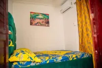 2 Bed Apt Sleeps 5 - WiFi Parking Balcony -  Appartamenti vacanze