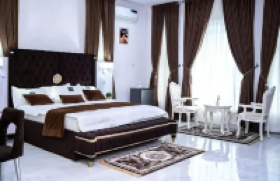 His Glory's Apartment