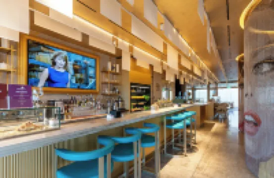 กรีน พาร์ค เพนต์เฮาส์ สวีท แอนด์ พูล