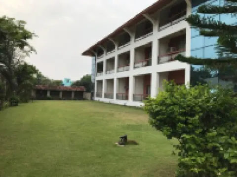 Kings Crown Resort - Mandarmani โรงแรมในมณฑรมุณี