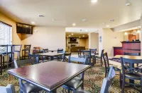 Castle Rock Inn & Suites - Quinter Hotels in Baker