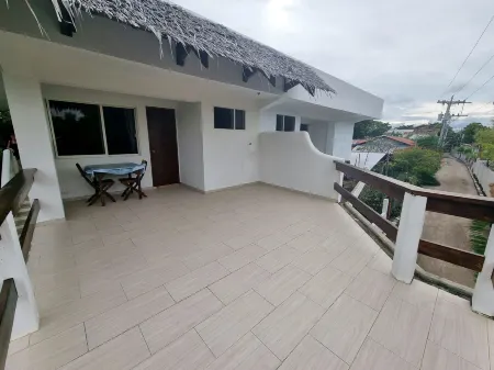 Day & Night Accommodations Отели рядом с достопримечательностью «Fun & Sun Dive Travel»