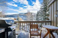 Vail Vista Mountain Retreat w/ Balcony & Views, Near Vail Ski Village