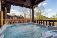 Alpine Mountain Lodge by AvantStay Sleeps 19 Luxury Cabin Game Room, Hot Tub Dollywood