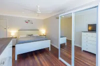 Willmott Beach House - Family-Friendly Escape