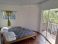 Great Spanish Chalet by the Beach فنادق في Salinas Del Rey