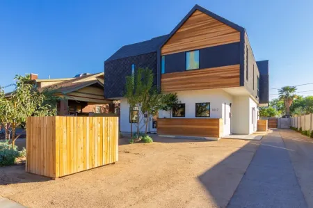 Urban Art Loft - Historic DT Phoenix-chefs Kitchen