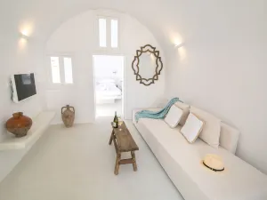 Morfi Cave House