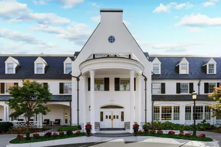 The Nittany Lion Inn Отели рядом с достопримечательностью «Penn State Cottages»
