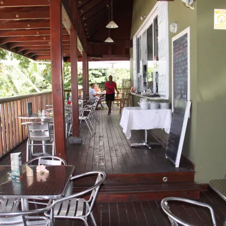 Surfers Beach Self Catering Chalets