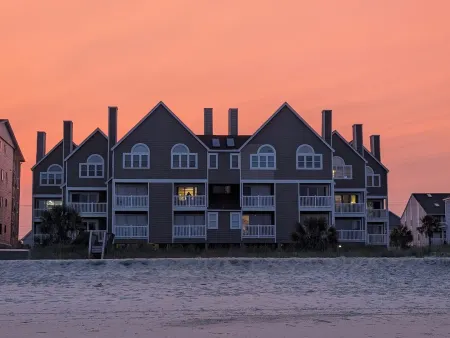 Oceanfront 2 Bedroom with Pool, Linens Included! Relax at "Latitude Adjustment"