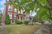 Spacious 3-Bedroom with King Bed & Prime Location