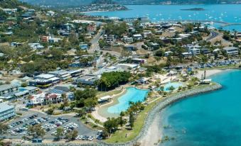 Marina Views at Airlie 10H
