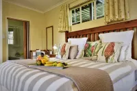 Lemon Thorn Cottage for 2 People with Wonderful Private Terrace in Garden!