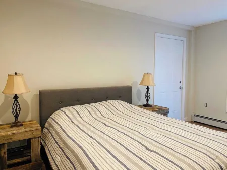 Charming 2-bedroom house with AC, WiFi in North Conway Отели рядом с достопримечательностью «Кранмор Маунтин Резорт»