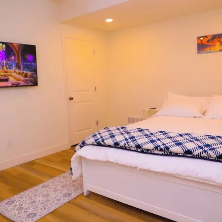 Cozy 3-Bedroom Home, 3 Min to Aurora’s Gaylord, 10 Min to Denver Airport!