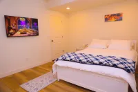 Cozy 3-Bedroom Home, 3 Min to Aurora’s Gaylord, 10 Min to Denver Airport!