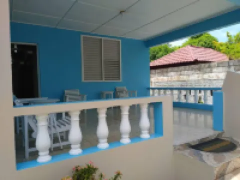 Entire 6-Bedroom Villa Free Parking with Fast Wifi Hotels in Discovery Bay