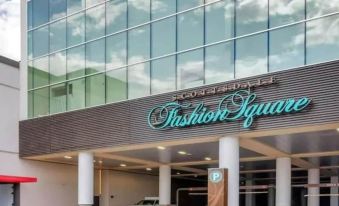 Charming 1-Bdrm Condo Steps to Old Town Scottsdale