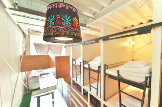 奇魯魯咖啡廳&青年旅館