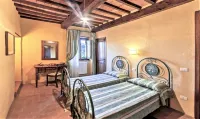 Umbrian Farmhouse Retreat with Private Pool and Garden Hotels in Monte Castello di Vibio