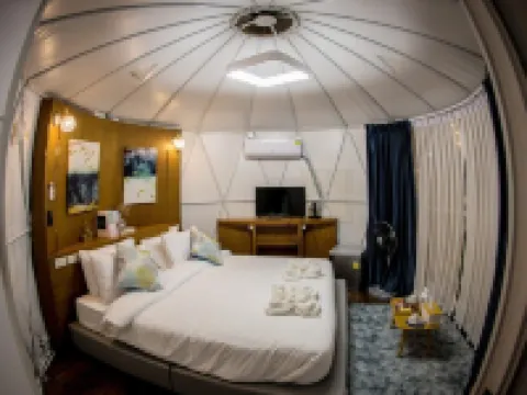 ปาป๊าคิวสวีท รีสอร์ท โรงแรมในร้อยเอ็ด