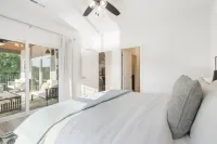 New Lakeview Penthouse - Amenities Galore!