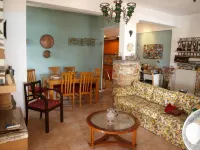 Alonaki Seafront Cottage