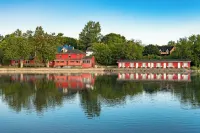 The Water's Edge Inn Hotels in Campbellford