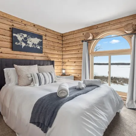 Fully Stocked Lake Cabin w/Caffeination Station, Game Room, Firepit, Family Fun!