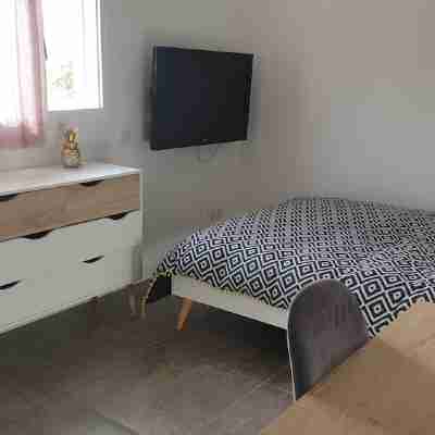 Beautiful, peaceful villa close to all amenities Rooms