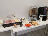 Peloton Inn - breakfast
