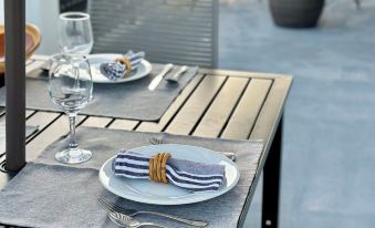 Bay Breeze Premium Apartments by Eskape Collection