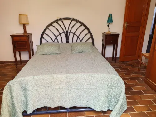 house by the water in the gulf of santa Manza 6 km from Bonifacio and