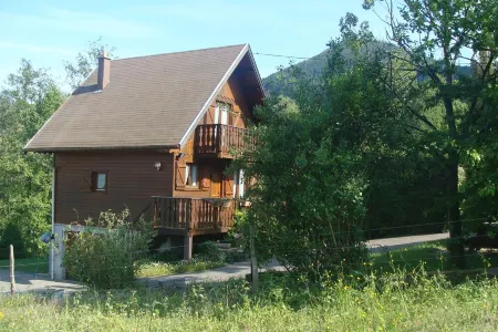 Charmant Chalet Individuel au Pied des Montagnes en Centre Alsace