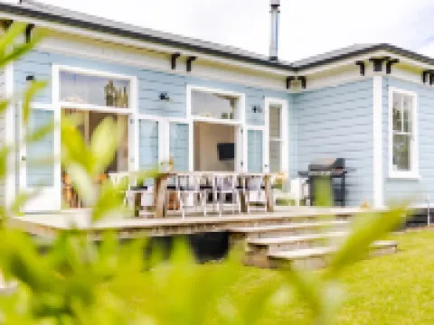 2024 Bach of the Year Property Fully renovated villa in heart of Greytown Hotels in Greytown