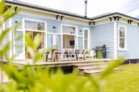 2024 Bach of the Year Property Fully renovated villa in heart of Greytown Hotels in Greytown