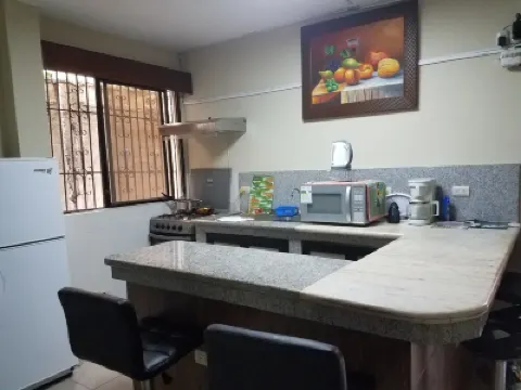 HOLA SOY SERENA, MI PROPIEDAD  SE LLAMA  "CASA SERENA"  호텔