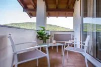 J&J House Como Bellagio Holiday Home with Pool in the Larian Triangle