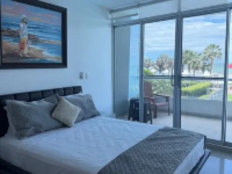 The ocean view condo Diamond Beach  2 bedroom with air and WiFi. 2 floor Hotels in Tonsupa