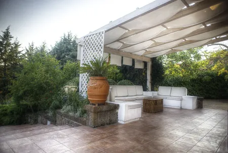 Sarkeep - Villa Immersed in the vineyards of Taurasi