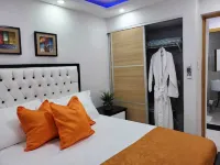 Luxury Condo Zona Colonial+Pool+Gym+Sauna Hotels in 