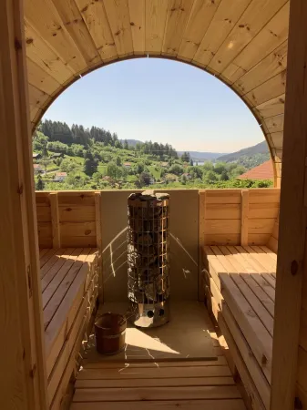 Chalet BAMBI in GÉRARDMER for unforgettable holidays Отели рядом с достопримечательностью «Chalet du Lac»