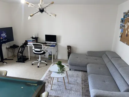 ENTIRE APARTMENT Near Paris 14 RER B METRO 4 Bagneux/Arcueil cachan Отели в г. Баньё