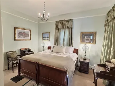 LaSalle Guest House