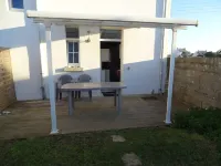 Independent studio + enclosed garden.800 m from Plage du Ster and 5 kms from La Torche