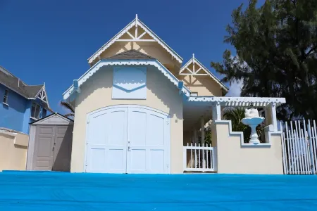 Romantic Oceanfront Villa near Crane Resort    Lovebirds Special