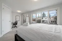 Luxury Home in Quiet Neighborhood near Downtown with Fast Wi-F & 3 Workspaces Hoteles en 