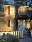 Lovely Renovated 2Br Haile Village Townhouse: King Bed,Stocked Kitchen,Wifi,Deck