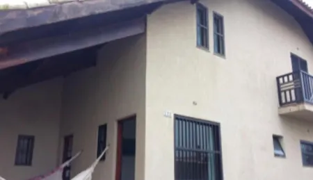 House 150 meters from the beach, with security 24 hrs, pool and all infrastructure.